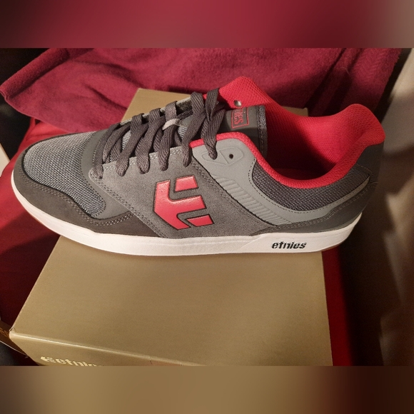 Men's Etnies sneaker skate shoes sizes 8 9 10 11 12 - Picture 2 of 5